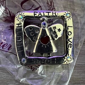 Premier designs Brooch